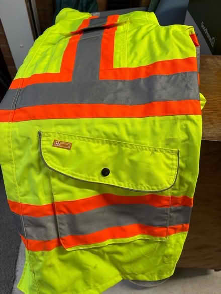 Photo of free Hi-Vis work coat as new (Woodville DE11) #3
