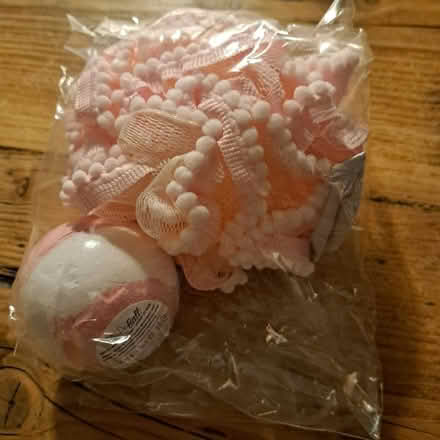 Photo of free Bath bomb and shower scrunchie (Warwick CV34) #1