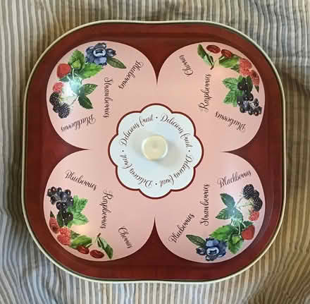 Photo of free beautiful tin - clean, new (Cookham SL6) #1