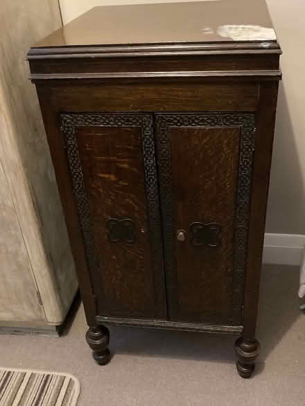 Photo of free Wooden cabinet (Beckenham BR3) #1