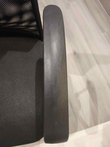Photo of free Desk chair (DA1) #4