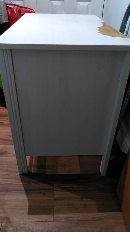 Photo of free White Desk (Heath and Reach, LU7) #1