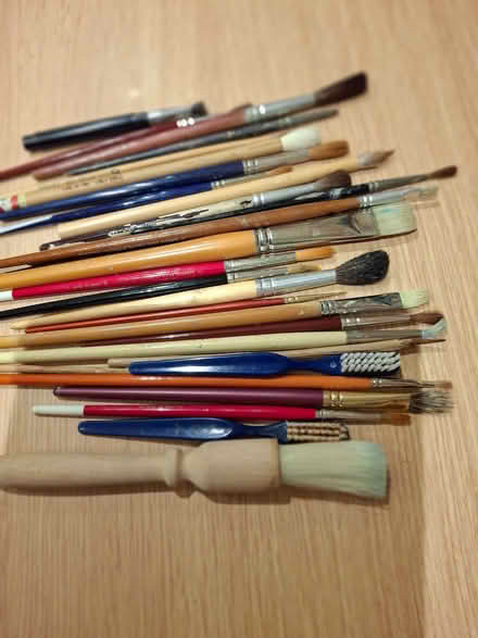 Photo of free Artist's brushes (Lightwater GU18) #1
