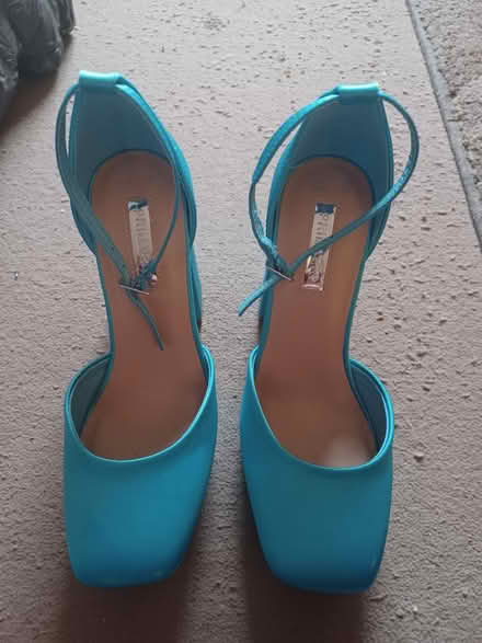 Photo of free Size 5 brand new heels (Cheddington) #1