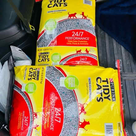 Photo of free 2bags cat litter (Lovers & Abrams) #1