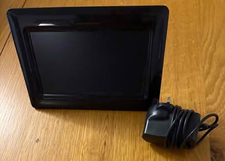 Photo of free Digital photo frame (Windlesham GU20) #1