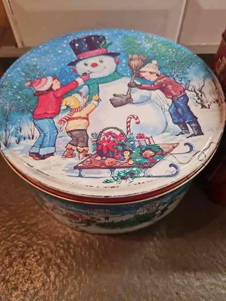 Photo of free Old cake tin and biscuit tin (Putney SW15) #2