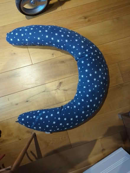 Photo of free Pregnancy pillow (E9) #1