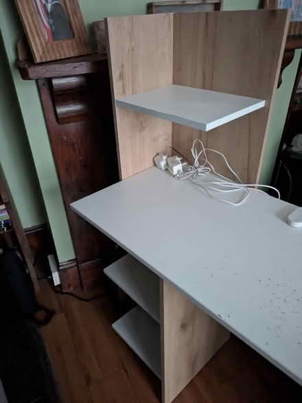 Photo of free Light oak/white effect desk (Portsmouth PO1) #2