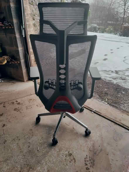 Photo of free Quality office / gaming chair (WR13 Cradley) #3