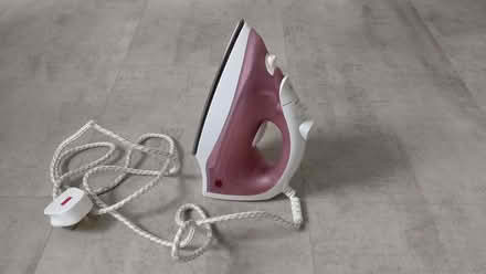 Photo of free Steam iron (Emmbrook RG41) #2
