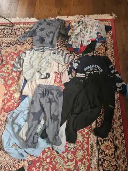 Photo of free Boys clothes 4-6yrs (Canary Wharf) #1