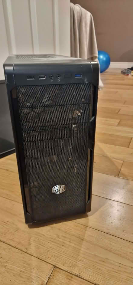 Photo of free Old gaming PC, dusty, may not work (Loughton MK5) #1