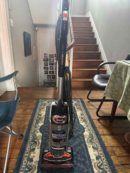 Photo of free broken Shark vacuum (Mt Vernon) #1