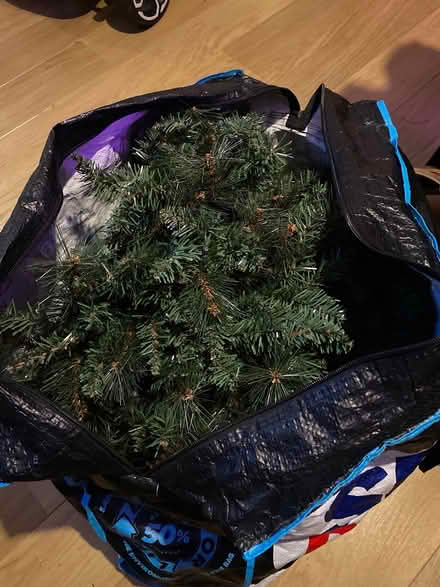 Photo of free Pre lit Christmas tree (Muswell hill N10) #2