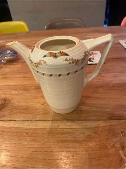 Photo of free Cute teapot but missing lid (EH11) #2