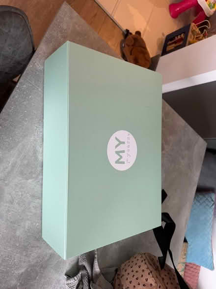 Photo of free Large gift box (GL3) #1