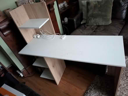 Photo of free Light oak/white effect desk (Portsmouth PO1) #4