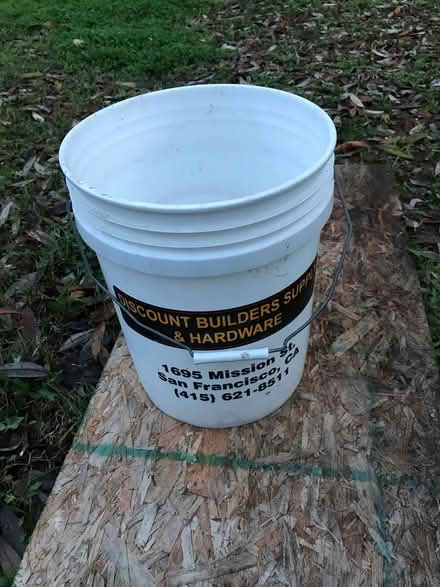 Photo of free Large bucket (San Anselmo near Andronico’s) #1
