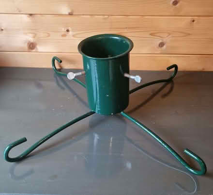 Photo of free Christmas Tree Stand (Oakwood WA3) #1