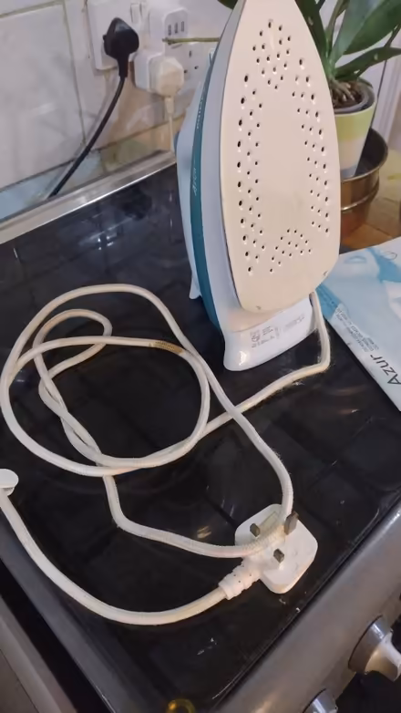 Photo of free Steam Iron (Havant PO9) #3