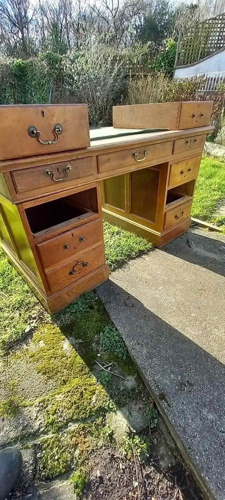 Photo of free Desk (Hordle SO41) #1