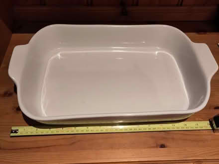Photo of free White ceramic oven proof dish (Berkhamsted HP4) #1