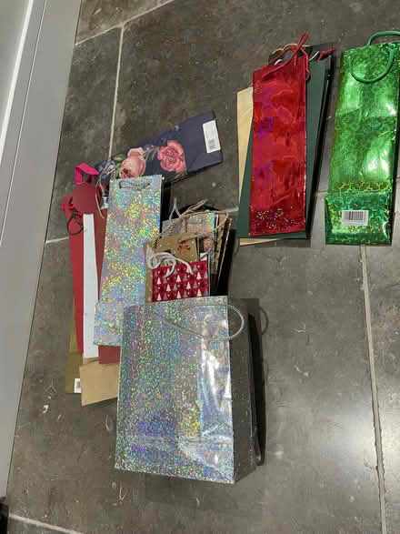 Photo of free Gift bags for bottles (Cusop HR3) #1