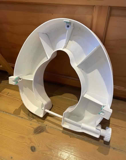 Photo of free Raised toilet seat (New Hinksey OX1) #2
