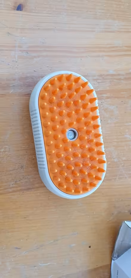 Photo of free cat/ dog massage brush (Hengistbury Head BH6) #1