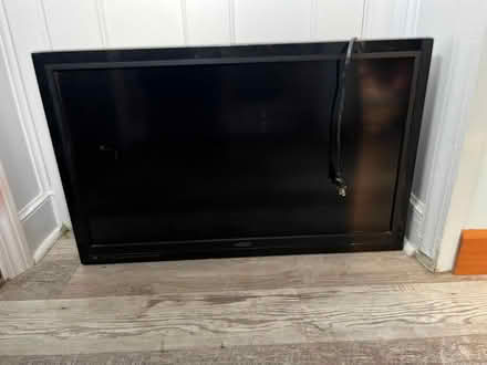 Photo of free 32 inch Working TV Vizio (Melrose Park) #1