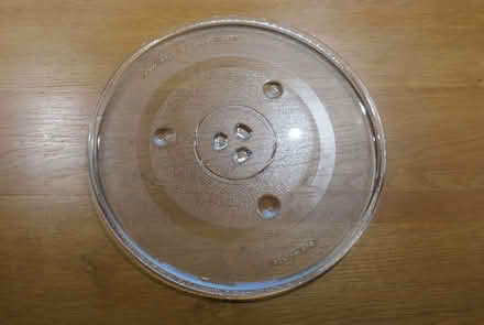 Photo of free Glass turntable for microwave (Diddlebury SY7) #1
