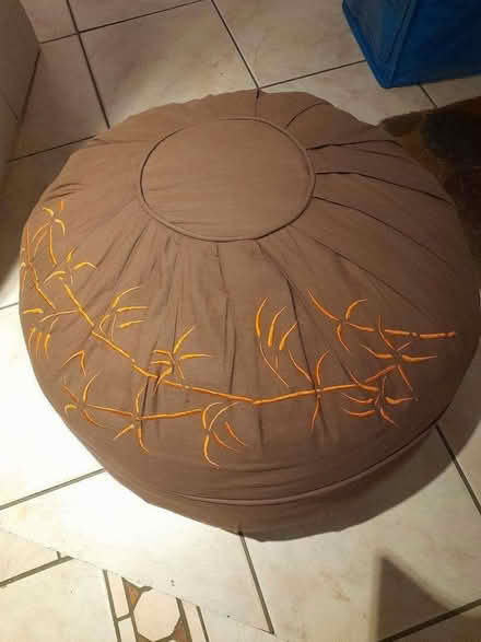 Photo of free Pouffe (Bricknells Meadow OX28) #1