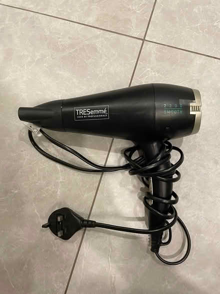 Photo of free Tresemme hair dryer - full function (BS1) #1