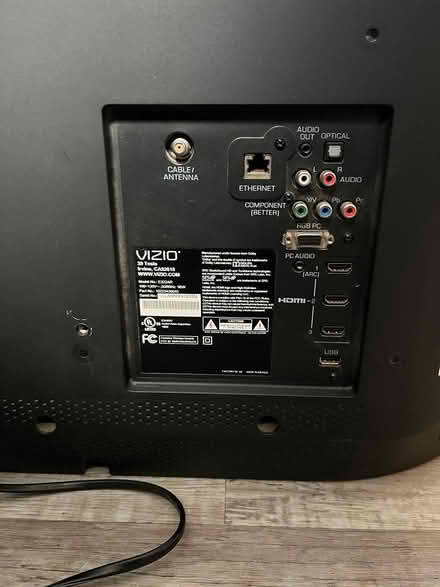 Photo of free 32 inch Working TV Vizio (Melrose Park) #2