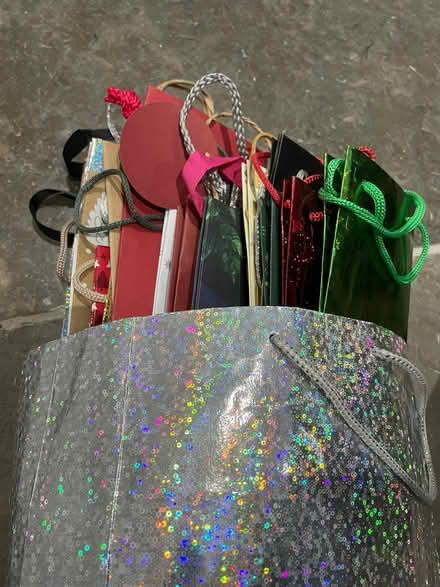 Photo of free Gift bags for bottles (Cusop HR3) #2