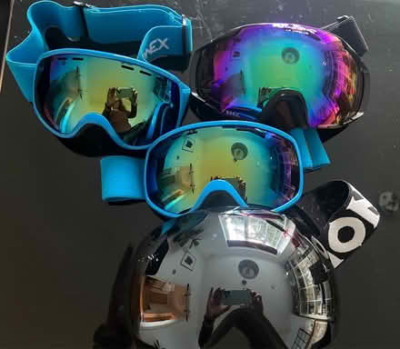 Photo of free 2 adult & 2 kids skiing goggles (GU2) #1