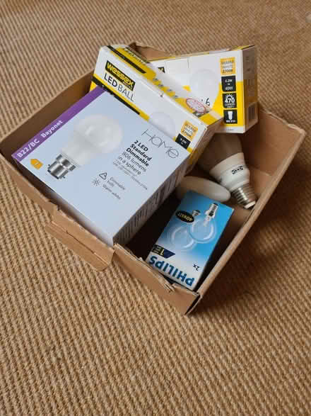 Photo of free Box of light bulbs (SW12 Balham) #1