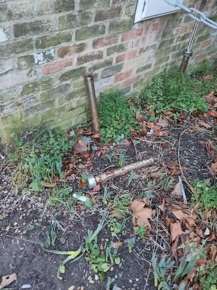 Photo of free Old weightlifting bar. (Cambridge CB4) #1