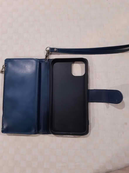 Photo of free iPhone 11 case/purse (Great Mole Wood SG14) #2