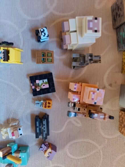 Photo of free Minecraft figures (Bordon GU35) #1