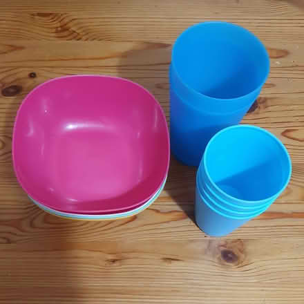 Photo of free Plastic bowls and cups (Mottingham SE9) #1