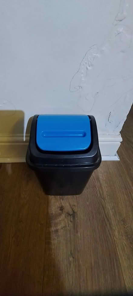 Photo of free small bin (M8) #1