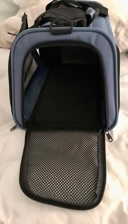 Photo of free Cat carrier for small cat/kitten (Gosport PO12) #3