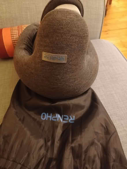 Photo of free RENPHO neck-support, for travel (Calton EH7) #1