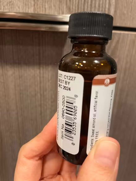 Photo of free LorAnn vanilla flavor oil (Kirkland) #2