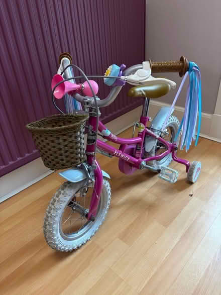 Photo of free Balance bike first toddler. And push bike with stabilisers (Muirend G44) #1