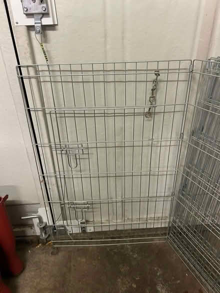 Photo of free Dog cage (Thames Ditton / Kingston) #3