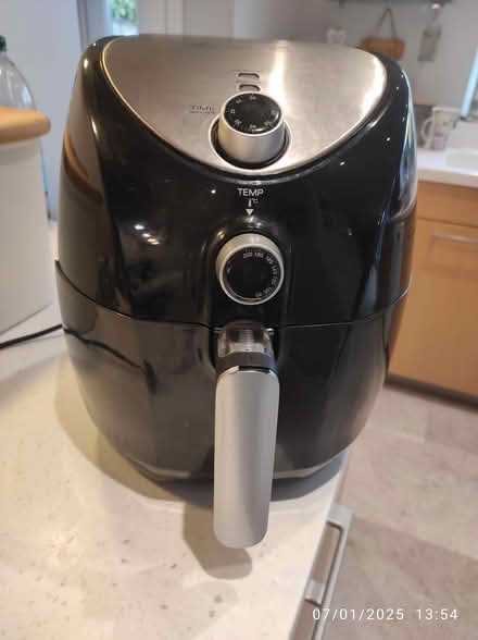 Photo of free Air Fryer. (Chesham HP5) #2
