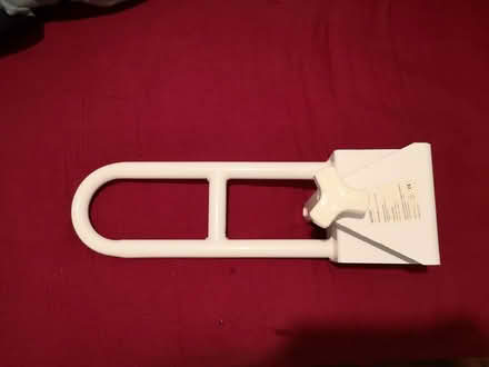 Photo of free Bathtub aid (Colliers Wood SW19) #1
